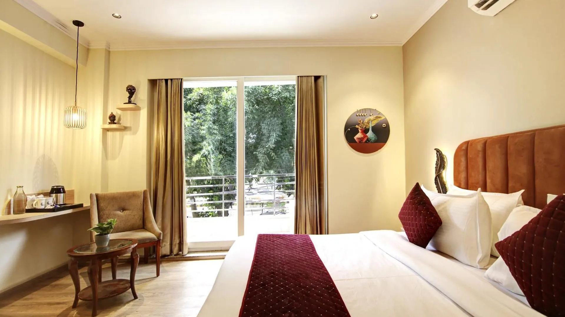 Hotel Limewood Stay Corporate Executive Gurgaon